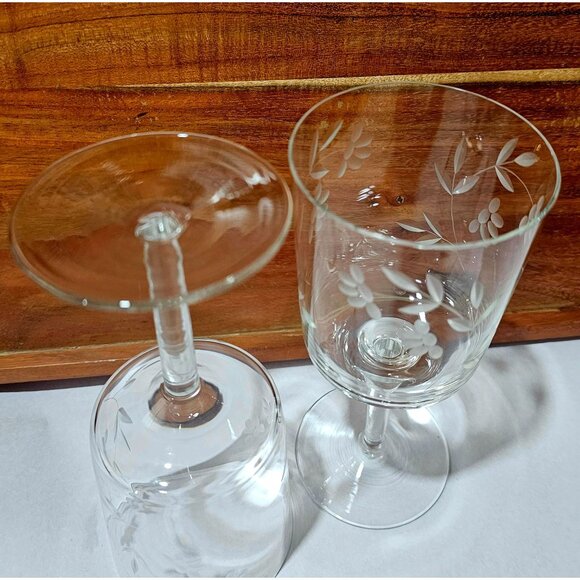 2 Colony Crystal Monet Water Glasses 7.5" etched floral blown glass flowers vtg - Picture 4 of 7